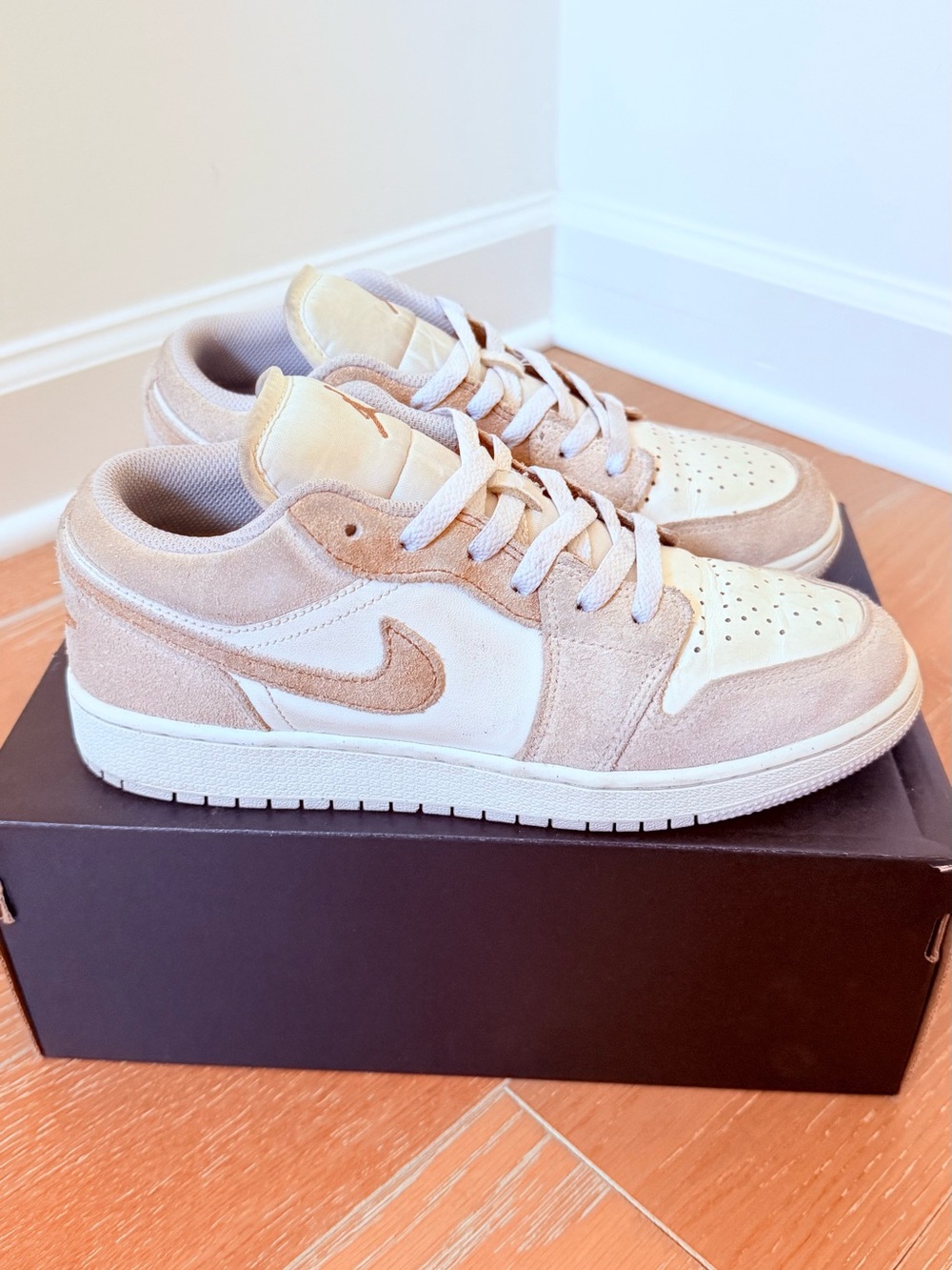Air Jordan 1 Low SE GS - size: 6.5Y